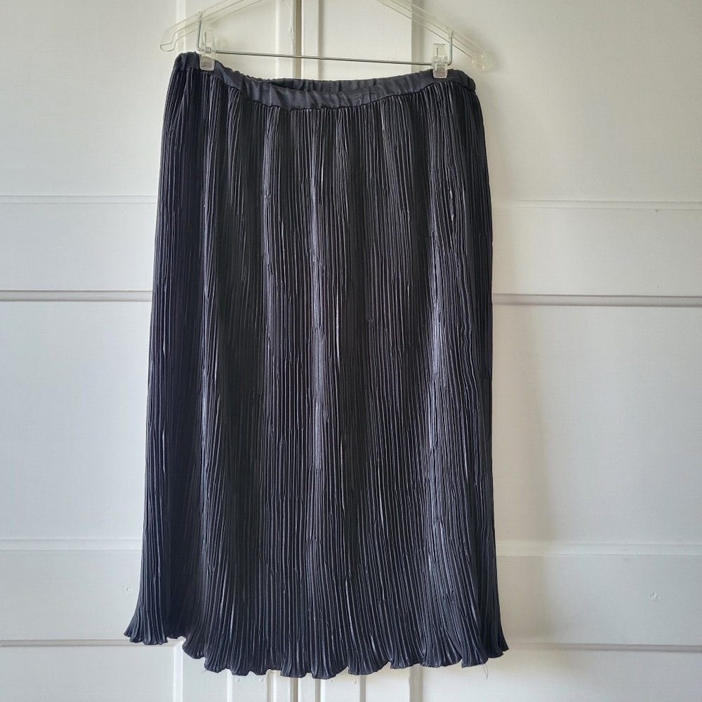 Vintage Black Satin Crepe Pleated Midi Skirt 10